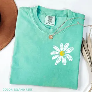 Comfort Colors Retro Daisy Floral T-shirt, Boho Flower Graphic Tee, Women’s Crew Neck Top, Trendy Floral Gift for Lover, Spring Outfit