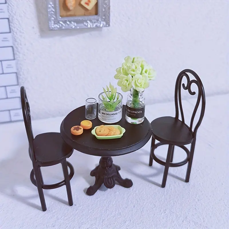 1:12 Scale Mini Metal Coffee Table and Chair Set 3Pcs Titanium Alloy Dollhouse Furniture, Miniature Furniture, Black Table Two Chairs Curved Design for Patio Scene Display Perfect for Dollhouse Enthusiasts Durable Dollhouse Accessory Christmas Gift