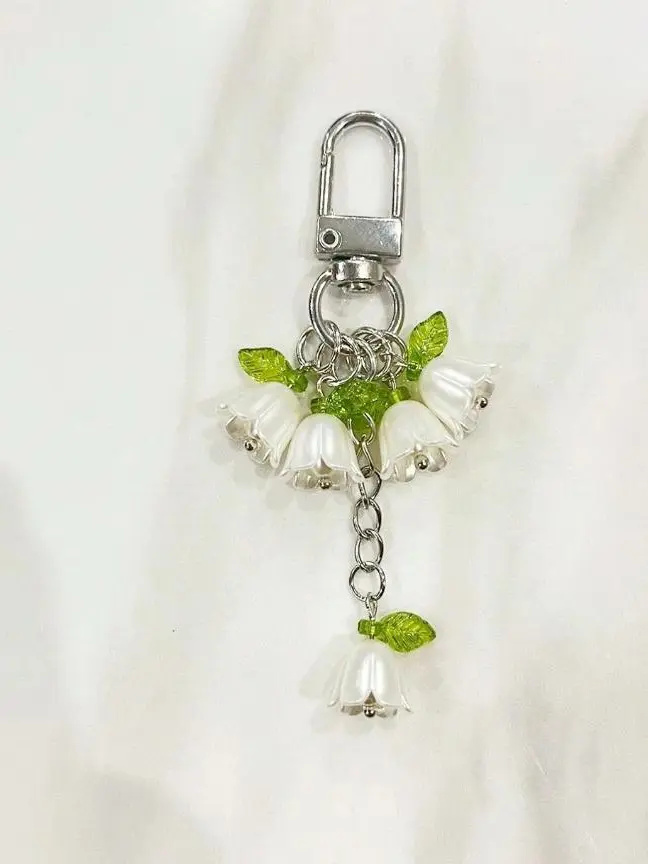 Boho Orchid Tassel Keychain Charm - Kawaii Floral Accents Pearl Trim Accessory with Stainless Steel Clip, Bag Charm for Bags, Car Keychains, Keychain Kawaii, Floral Accents Keychains