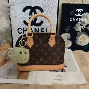 Pre-owned Louis Vuitton hangbag