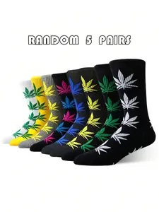 Trendy Skateboard Mid-Cut Socks with Maple Leaf Pattern, Breathable and Sweat-Wicking Sports Socks for Gym School Casual Wear