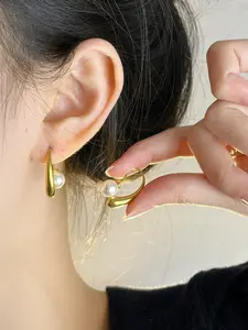 Fashionable and high-end unique pearl earrings, suitable for daily wear, vacation and dating occasions, and also a surprising and exquisite small gift.