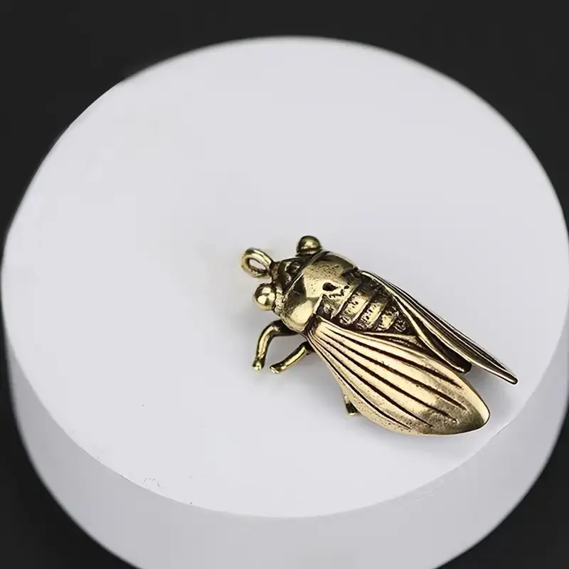 Metal Cicada Figurine Decorative Brass Insect Paperweight, Vintage Style Desktop Accessory, Indoor Outdoor Bedroom Decoration