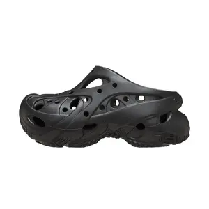 Caged Clog WMNS "Black" 211141 001