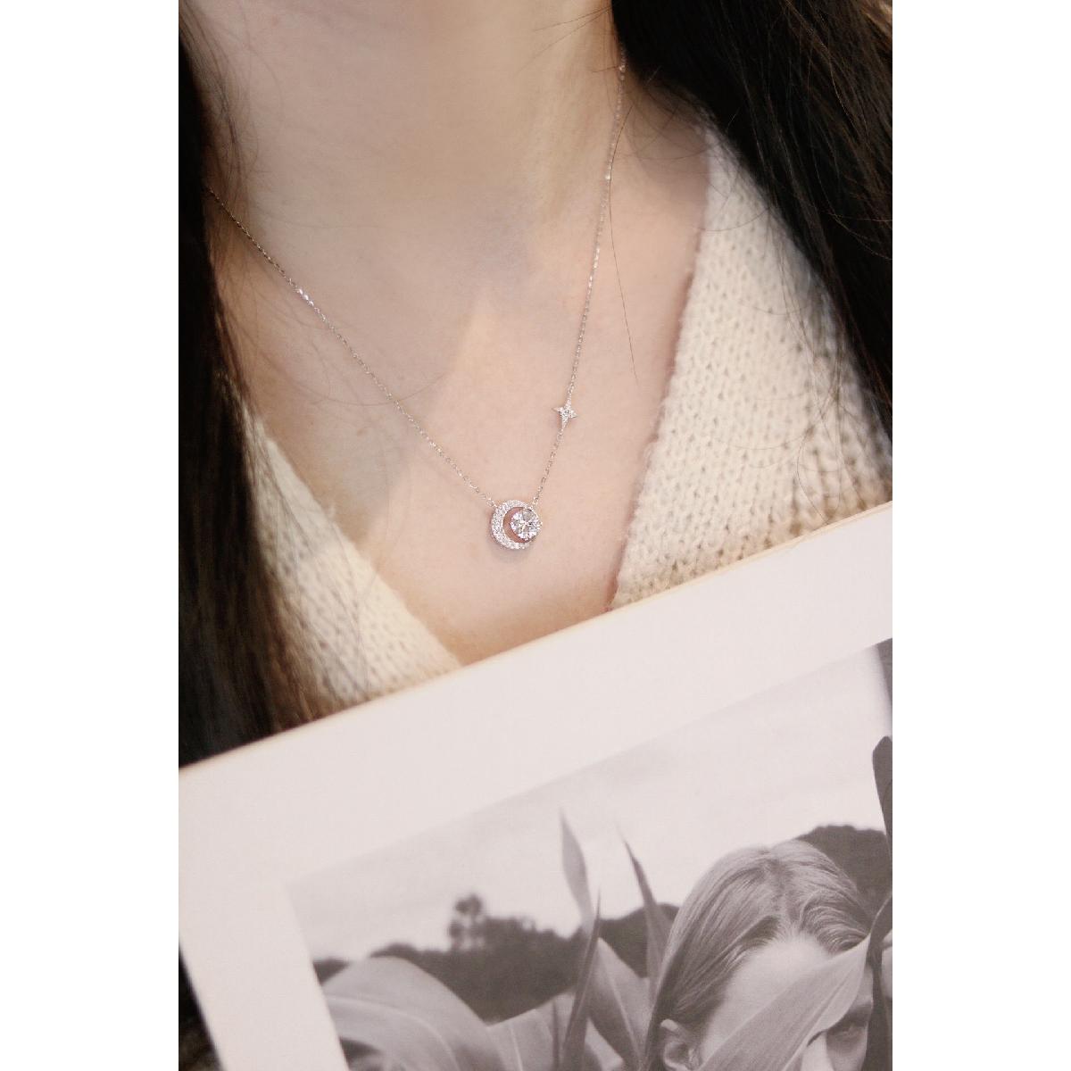 Luxury Moon & Star Shine Pendant Necklace for Women, Sophisticated Celestial Statement Neck Accessory, Premium Craftsmanship, Timeless Design for Formal Daily Wear, Trending Jewelry Gift