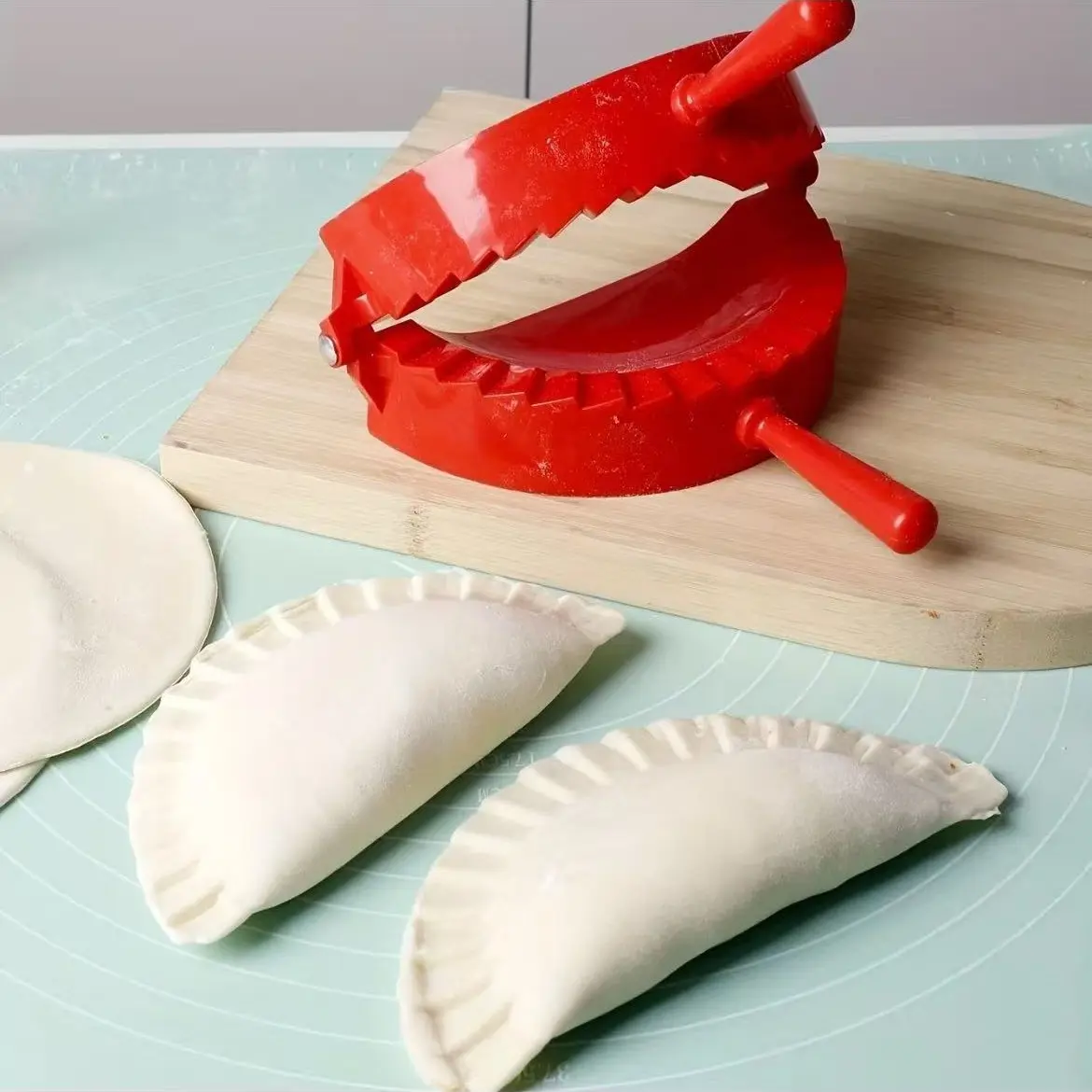 Large Press-Type Dumpling Mold, Heavy-Duty Plastic Baking Mould, Non-Stick Surface, Ideal for Perfect Dumplings, Kitchen Utensils Tools, Nonstick Kitchenware, Dumpling Moulds
