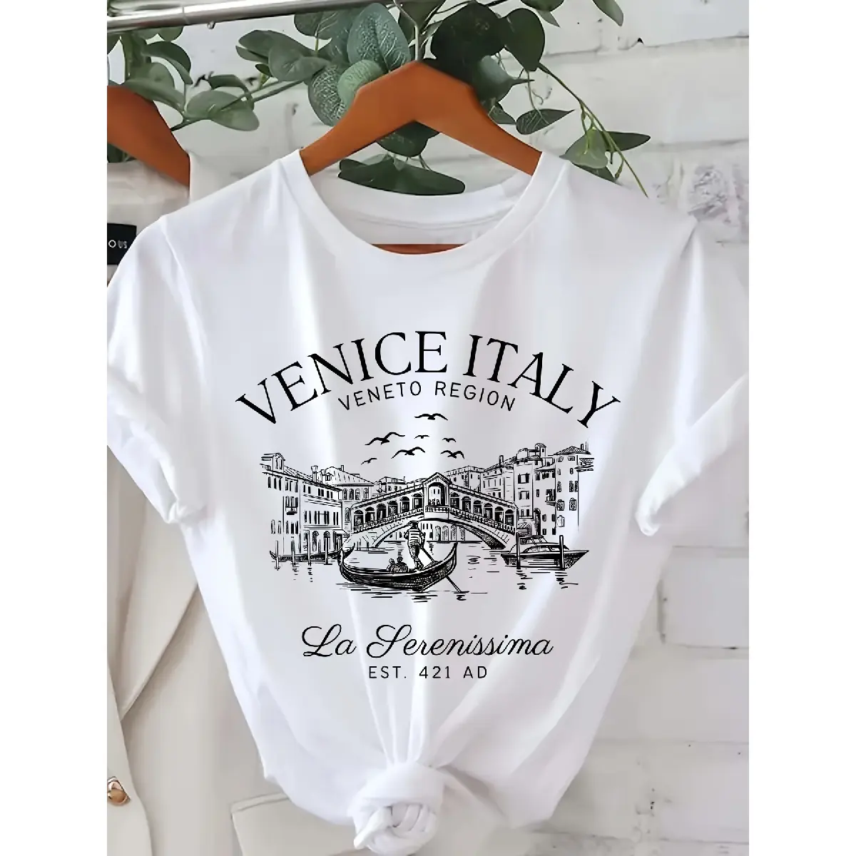 Women's Rome Italy T-Shirt - Italian Landmark Print Short Sleeve Top with Rome Italy Venetian Gondola & Rome Lettering, Casual Crew Neck Blouse for Travel Souvenir or Casual Attire