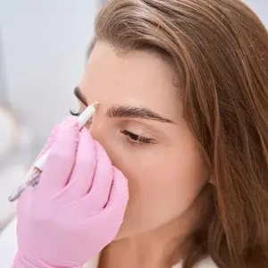 Disposable Nitrile Gloves, Non-Sensitive, Latex-Free, Comfortable Fit, Ideal for Cleaning & Handling Tasks, Durable Protection