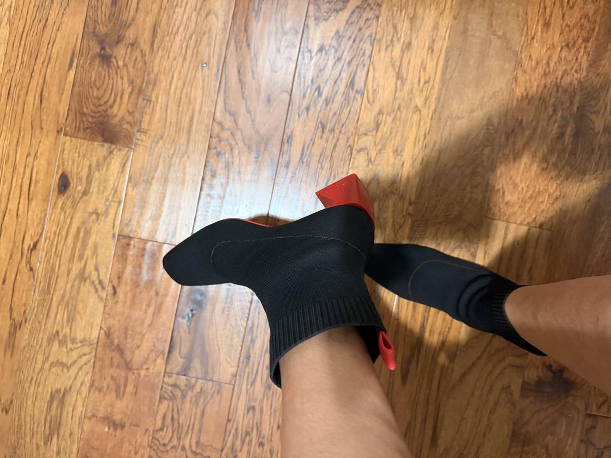 Item: Black Ruby Red, US11