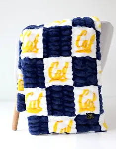 UC Berkeley Bears Blanket - Hugs