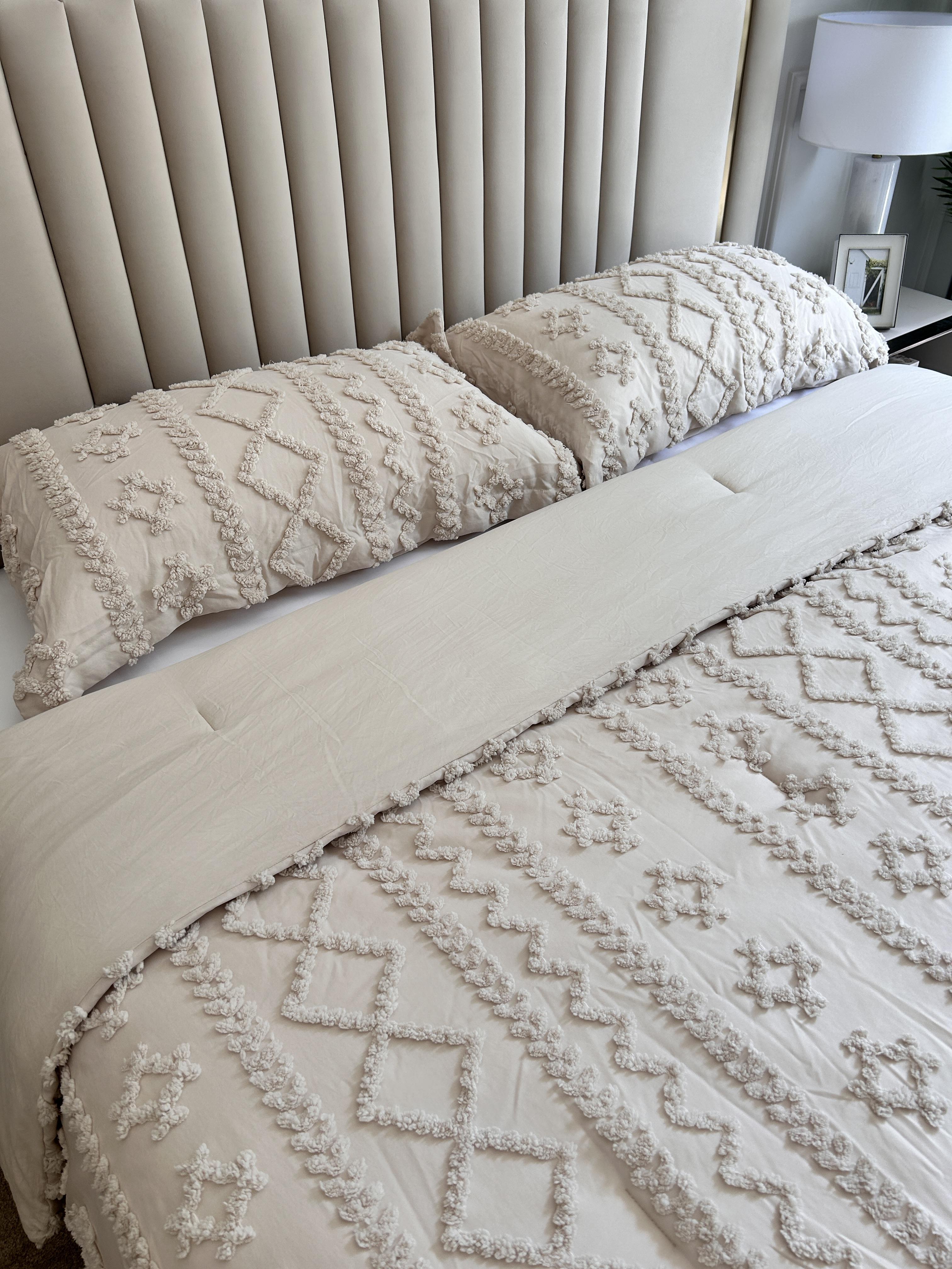 Bedsure Tufted Boho Decorative Bedding Set Comforter Boho Bed Set, GentleSoft 3 Pieces Farmhouse Shabby Chic Embroidery Bedding, Soft Jacquard Comforter for All Seasons Gifts Bedsure Tufted Boho Decorative Bedding Set Comforter Boho Bed Set, GentleSoft 3 Pieces Farmhouse Shabby Chic Embroidery Bedding, Soft Jacquard Comforter for All Seasons Gifts