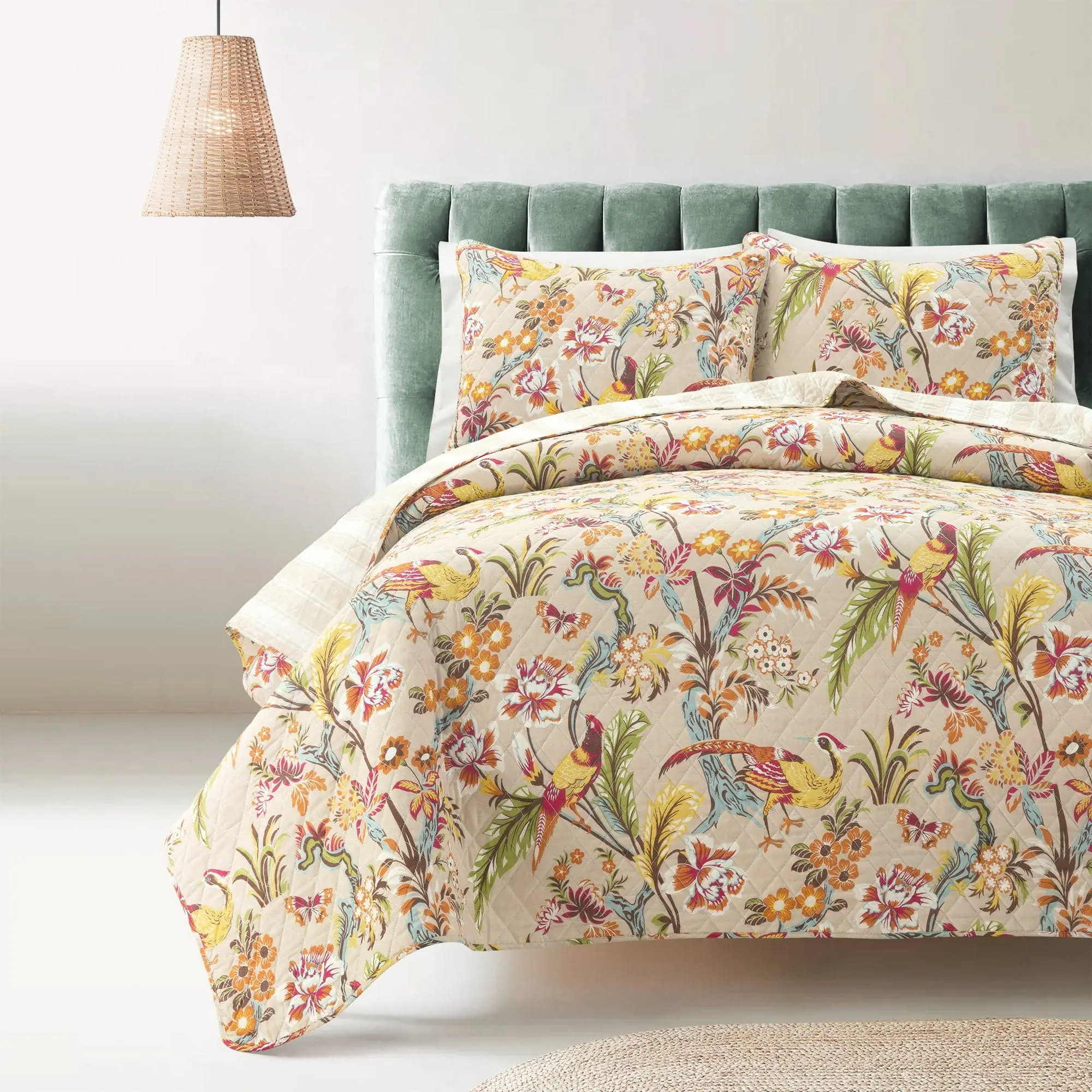 Lush Decor Dolores 3-Piece Quilted Bedspread Set - Floral & Leaf Print Bedding, Cotton Fabric Duvet Cover Set with Pillows, Elegant Bright Patterned Duvet Cover for King Bed Setup Home Decor