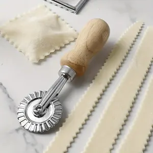 1pc Wooden Handle Cookie Cutter Wheel, Stainless Steel Pastry Wheel, Dumpling Skin Scallop Embossing Tool, Cookie Dough Scallop Dotted Line Rolling Cutter Mold