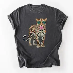 Leopard Comfort Colors Shirt Leopard Bubblegum Sunglasses T-Shirt Cute Animal Print Tee