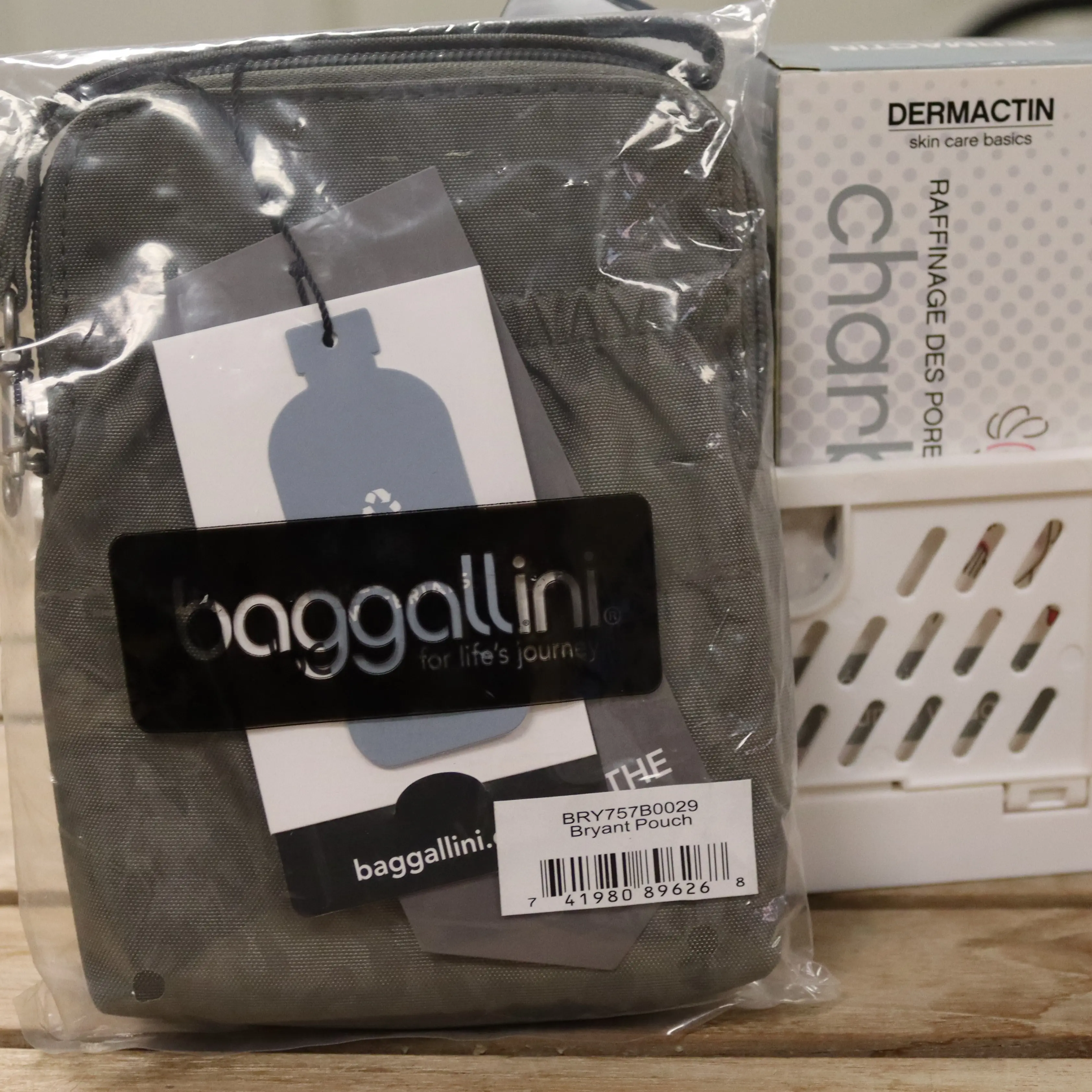 Baggallini - Bryant Pouch | Grey Camo