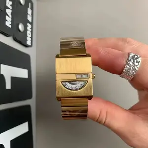 New Unisex Square Watch Men Vintage Unique Creative Simple Concept No Mirror Face Luxurious Couple Women's Watch [107]