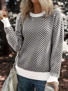 Women's Chevron Knit Crew Neck Sweater, Casual Black and White Zigzag Pullover, Soft Warm Top for Spring & Daily, Geometric Jumpers