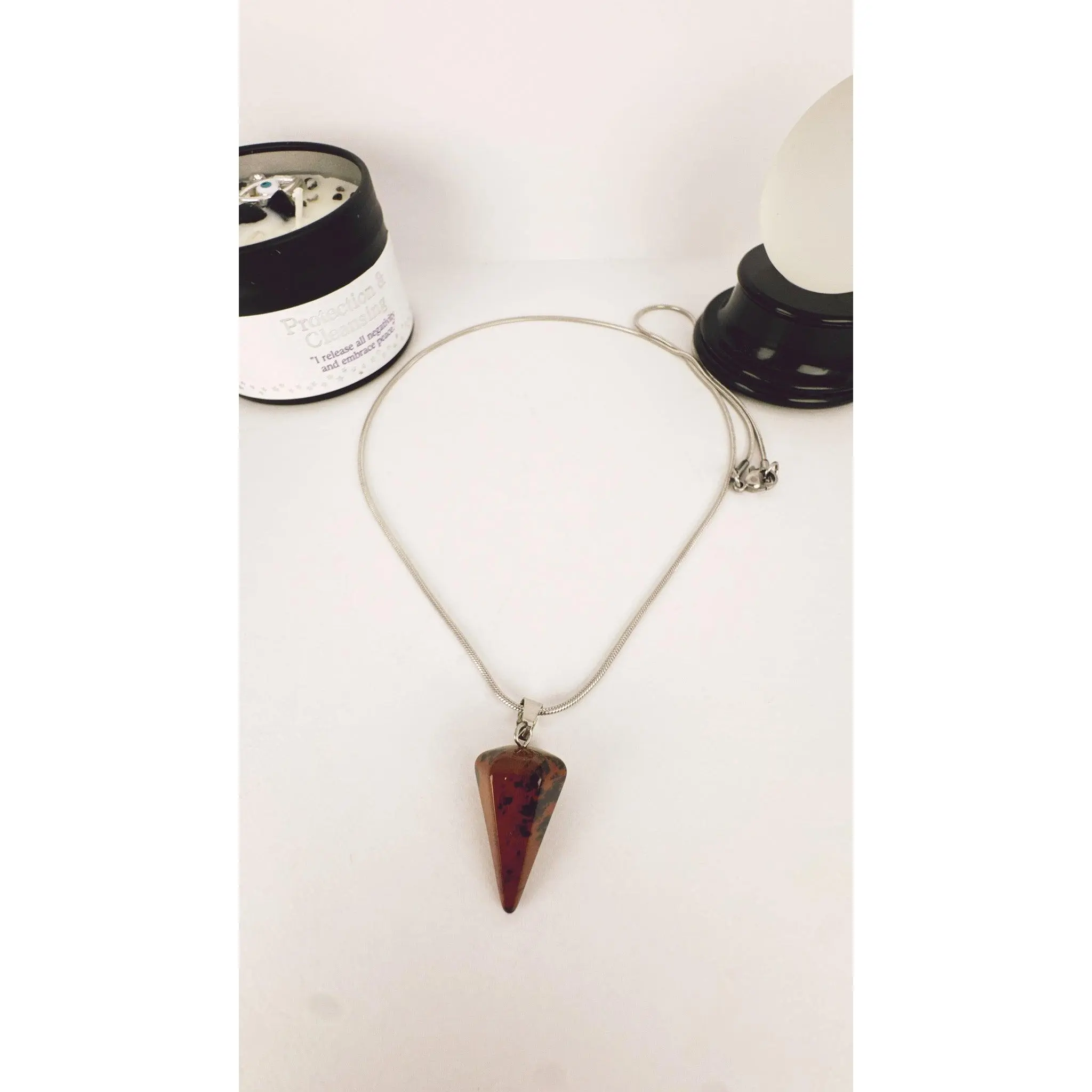 Pendulum necklace