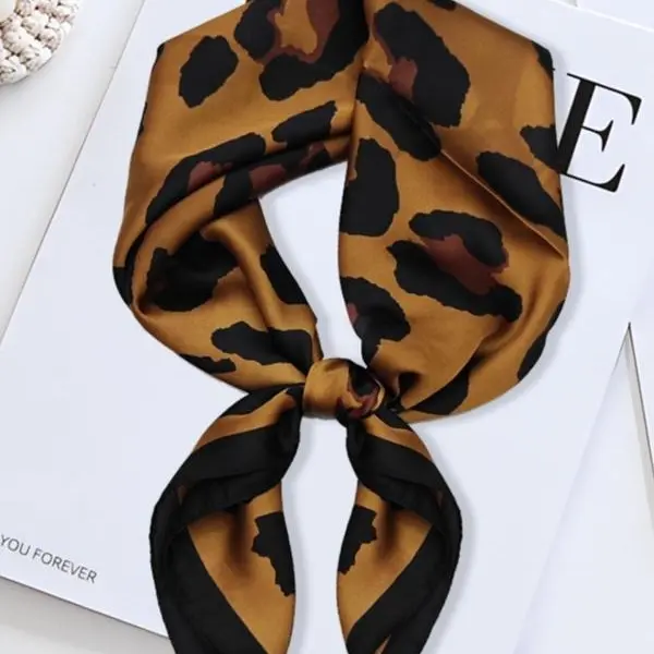 Leopard Print Square Scarf, Fashionable Hair Accessories forWomen & Girls, Casual Versatile Scarf for Daily Wear,Girlfriend Gifts