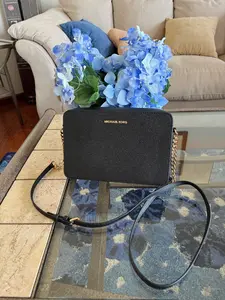 Pre-owned MICHAEL KORS Leather Crossbody Bags Black Saffiano Crossbody in Brand New Condition with Adjustable Strap