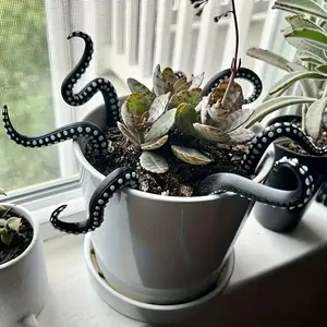 7 Piece Resin Octopus Tentacle Plant Stakes, Halloween Garden Sticks, Artistic Decorative Planter Pots, Outdoor Patio Lawn Decoration