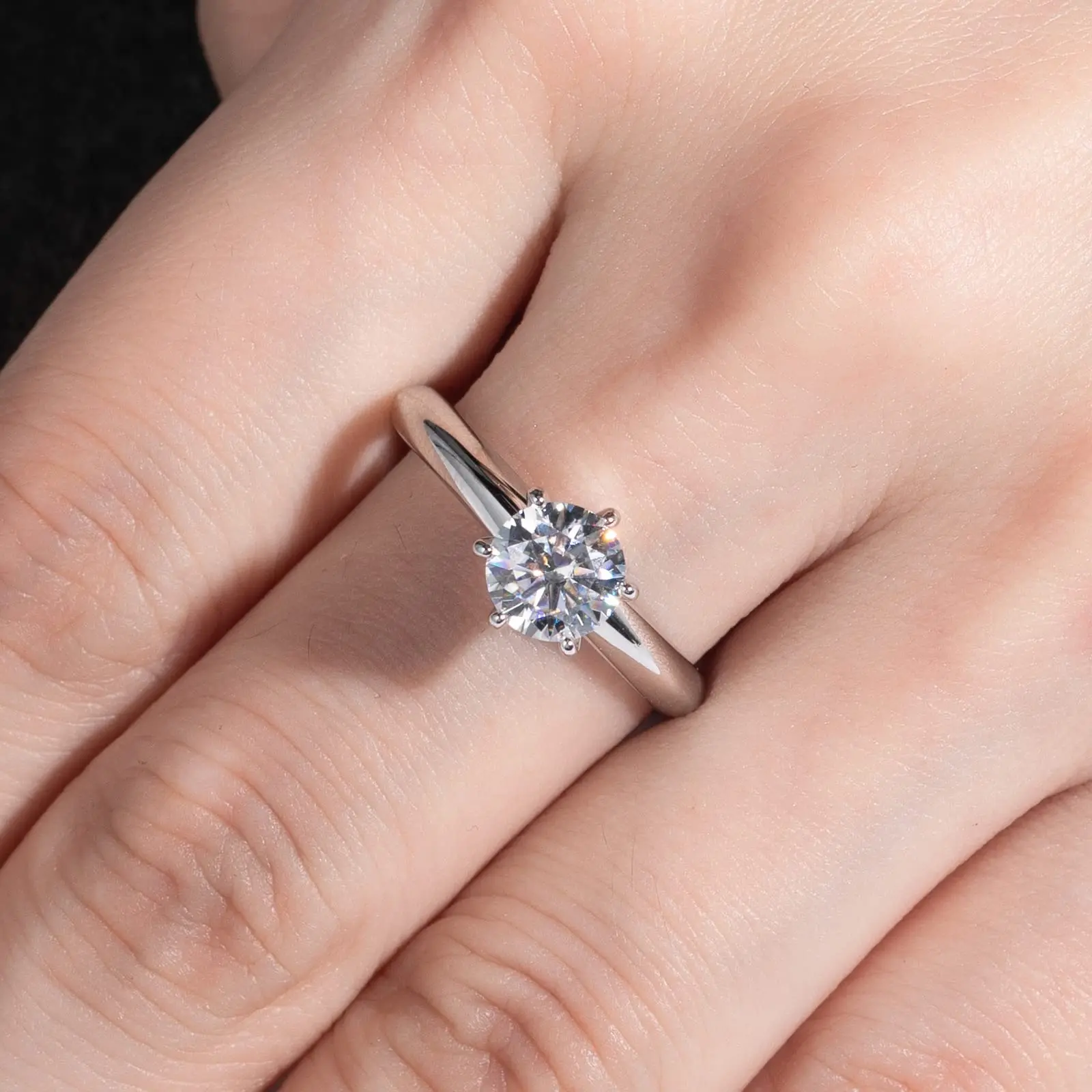 MONOOC 1.5CT Oval Cut D Color VVS1 Moissanite Solitaire 6-Prong Engagement Ring Daily Costume Wedding Anniversary Birthday Valentine's Day Gift Jewelry, Mother, Engagement Rings