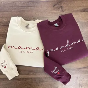 Personalized Mama Est Year Sweatshirt, Custom Embroidered Crewneck with Name on Sleeve and Heart, Grandma Date Pullover, New Mom Announcement Gift, Cozy Family Outfit