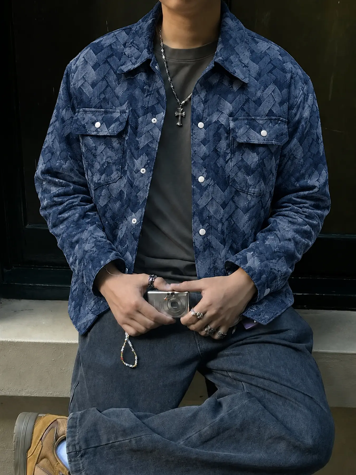 Men's Textured Shacket Jacket with Button Front and Dual Chest Pockets, Relaxed Fit Overshirt Jacket for Streetwear Layering, Y2K Inspired Fall Casual Outfit