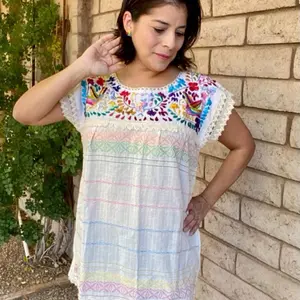 Hand Embroidery blouse made in Mexico color style uniqueness artesanalmente blusa itzayana