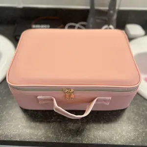 GORISGARMO Travel Makeup Bag with LED mirror Cosmetic Bag Adjustable Dividers, Makeup Organizer Bag with Lighted Mirror 3 Color Scenarios Adjustable Brightness,Waterproof, Professional Cosmetic Artist Organizer.Perfect Christmas Gift For Friend & Family.