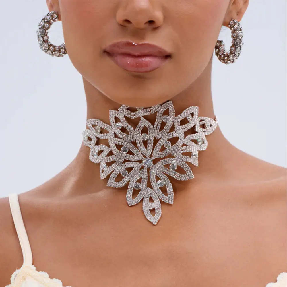 Floral necklace  sexy diamond clavicle chain flower necklace women's style necklace