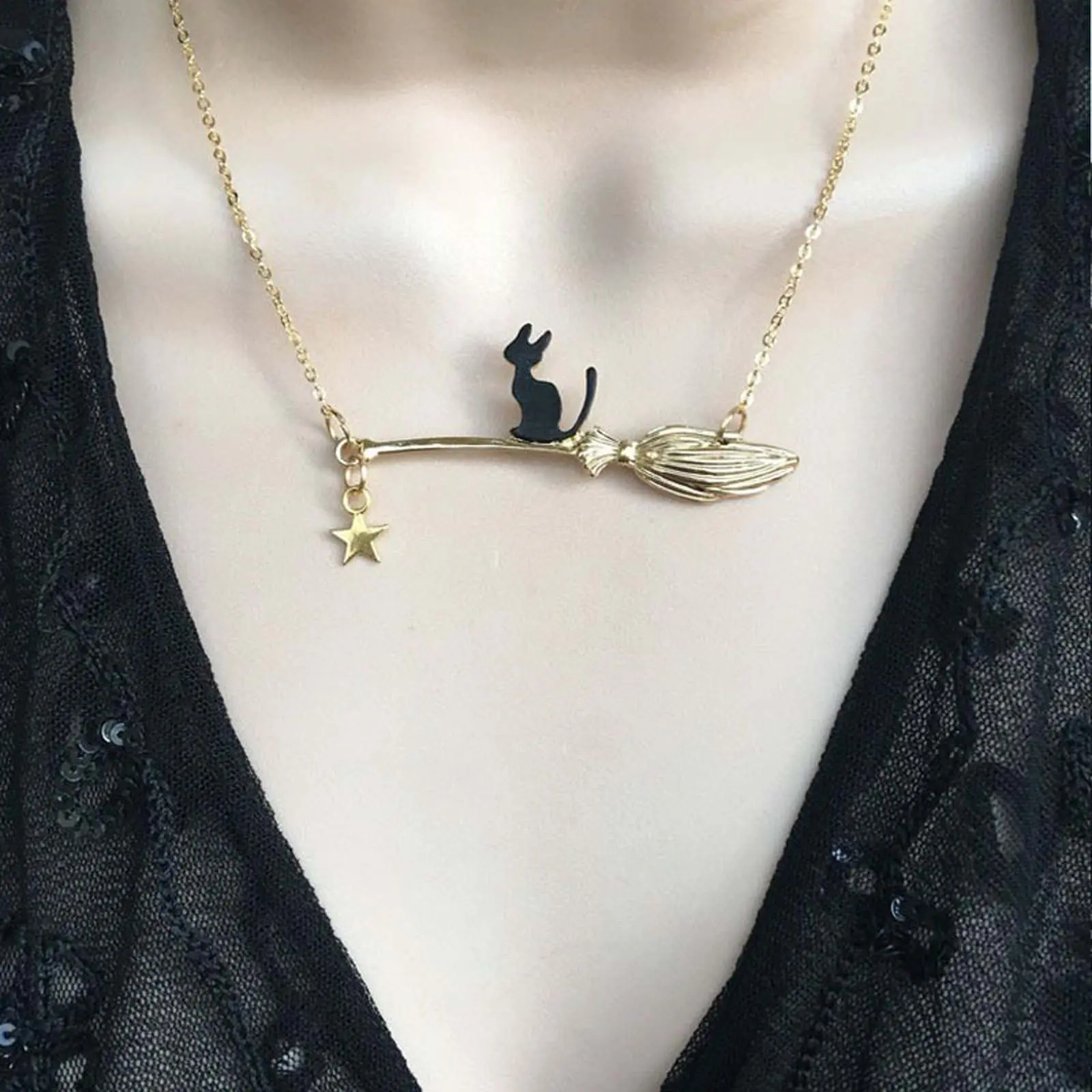 Unisex Halloween Pendant Necklace, Metal-Coated Cat & Broomstick Charm with 3-Year Durability, Creative Chain Link Jewelry for Adults, Minimalist