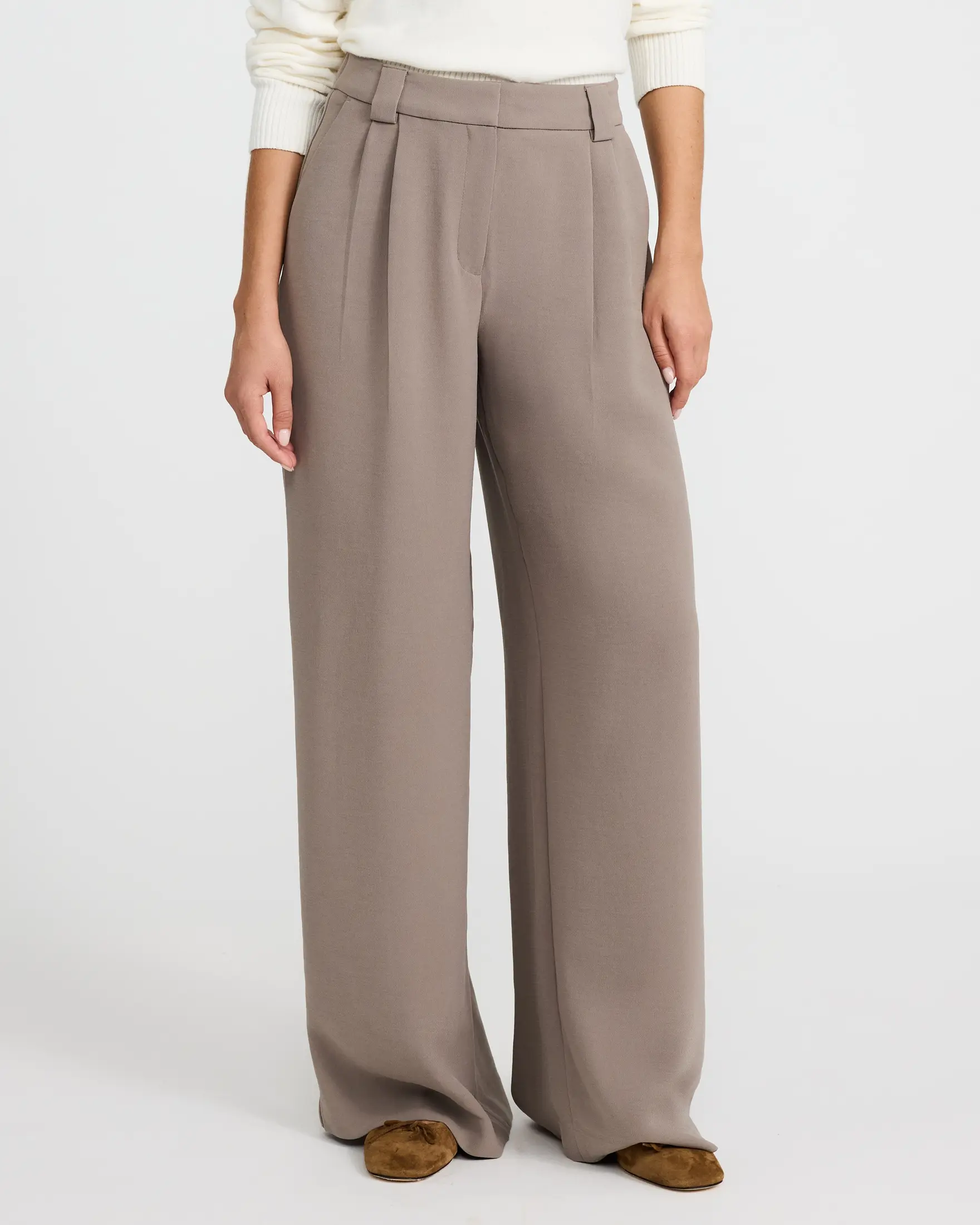 Express High Waisted Relaxed Trouser in Signature Crepe
