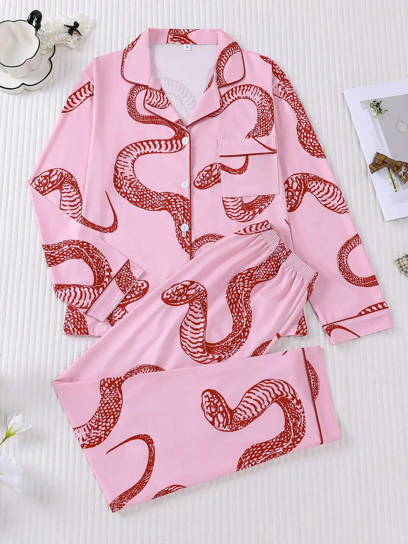 2-piece women's Pajama set with all-over cobra Snake print, long sleeves, long pants, small pocket, button closure, elastic waistband, soft and comfortable, skin-friendly, Fitted, suitable for all seasons, home leisure, Loungewear, daily wear, sleepwear