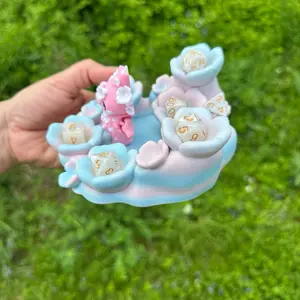 Cute Flower Dice Holder & Rolling Tray with Kitty Figure – 3D Printed Rainbow Pastel for RPG Game Nights
