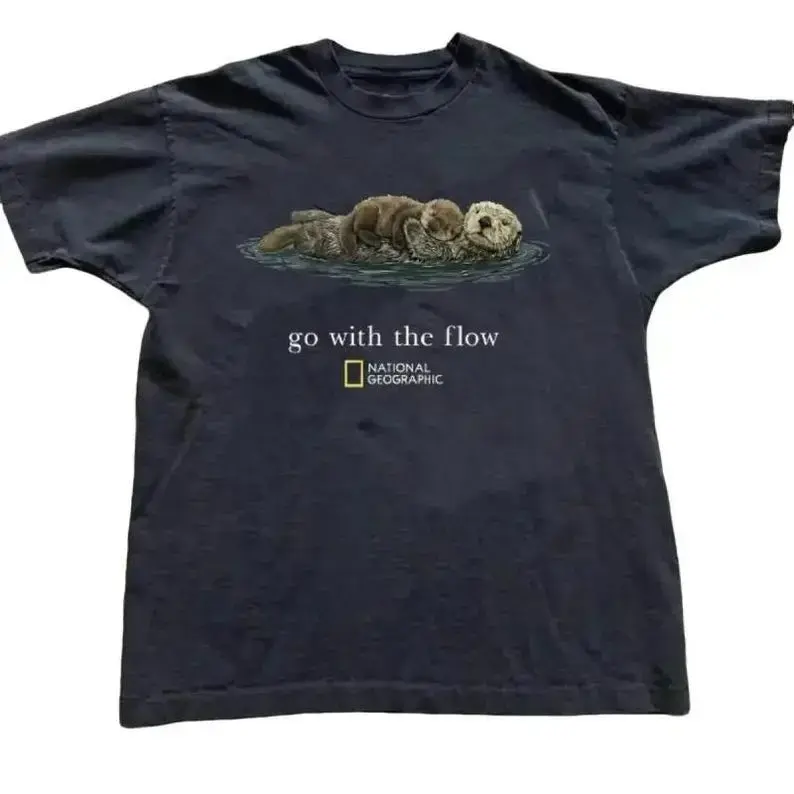 "Go With The Flow" Otter Graphic T-Shirt, Unisex Vintage Style Short Sleeve Streetwear Top, Casual Round Neck Cotton Tee for Animal Lovers