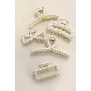 PEARL HAIR CLAW CLIPS