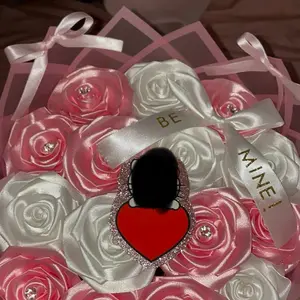 HK 15 Count Bouquet with Bows, Includes Heart and Character Charm, White and Pink Roses, White Bows, Artificial Flowers, Decorative Gift