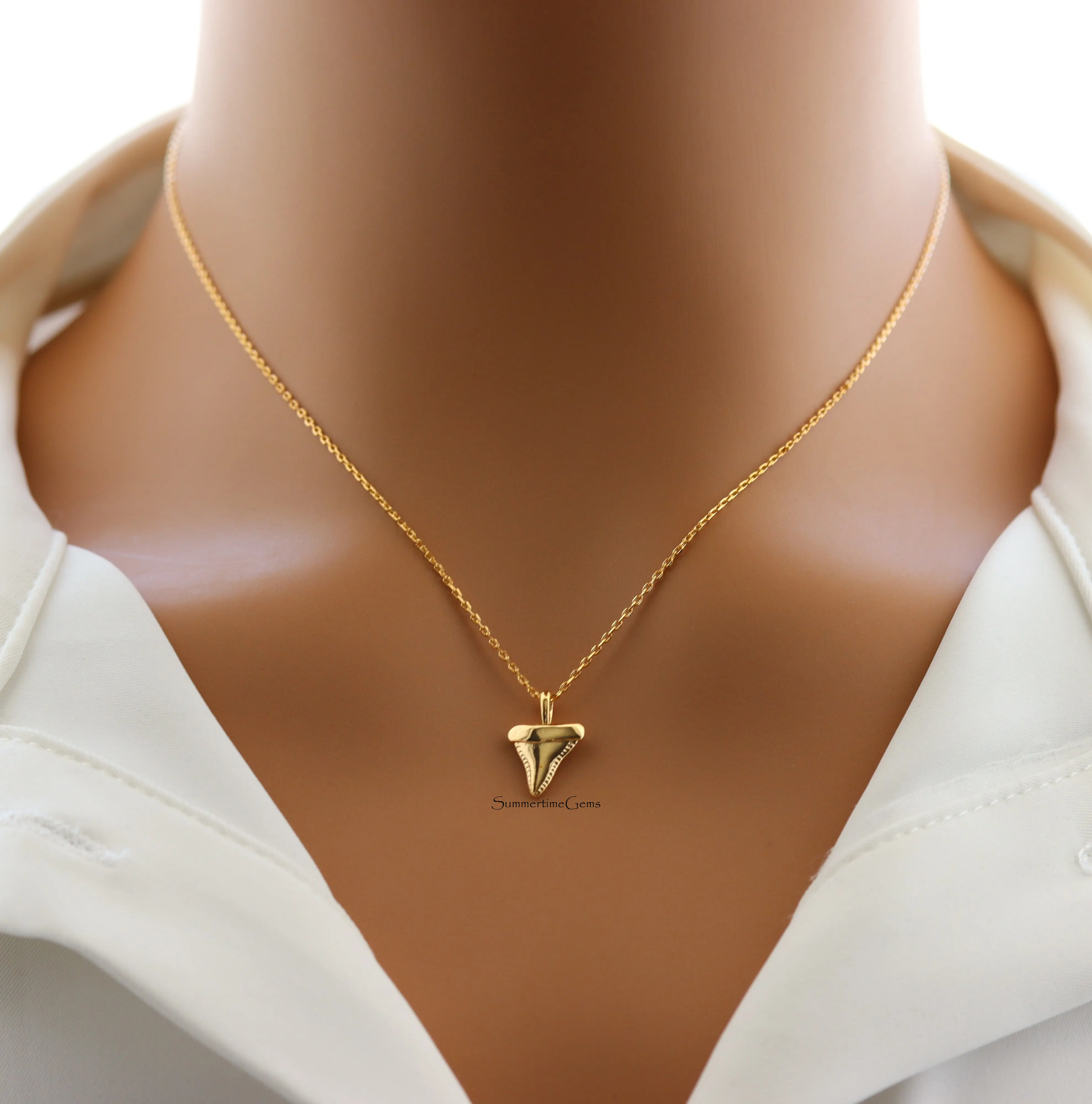 18K Gold Plated Shark Tooth Pendant Necklace - Brass, 16 Inches Adjustable, Shark-Tooth Design Necklaces for Everyday Edge, Ocean-Inspired Bold Costume Jewelry (Choking Hazard Small Parts)