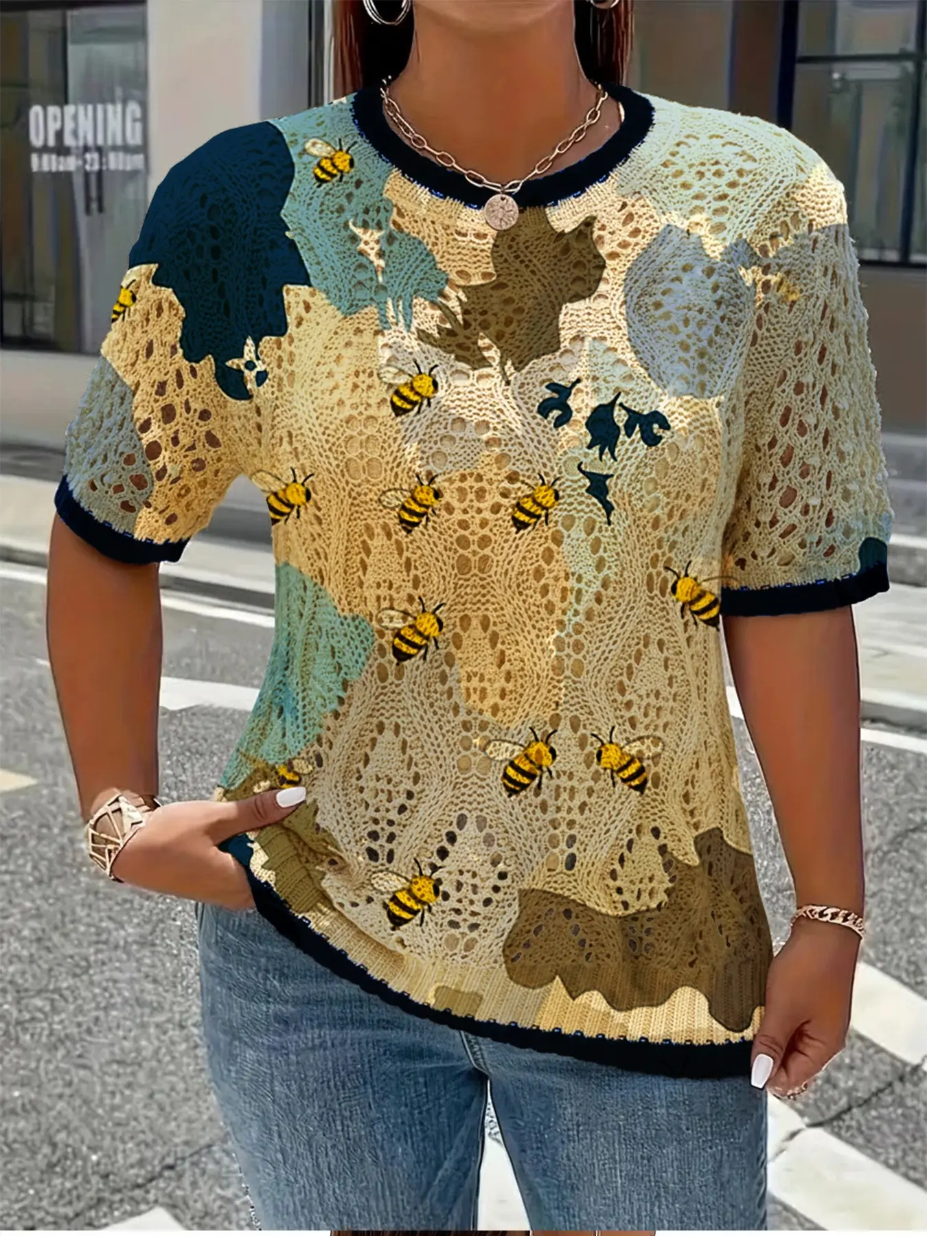Women's Boho Bee Animal Print Knit Sweater, Round Neck Short Sleeve, Loose-Fitting Casual Top, All Seasons Wear, Elegant Dailywear