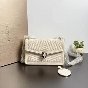 Pre-owned Bvlgari Leather Shoulder Bags 9.45'' R3719 Shoulder Bag C12027059303 0404 T1 Chloe