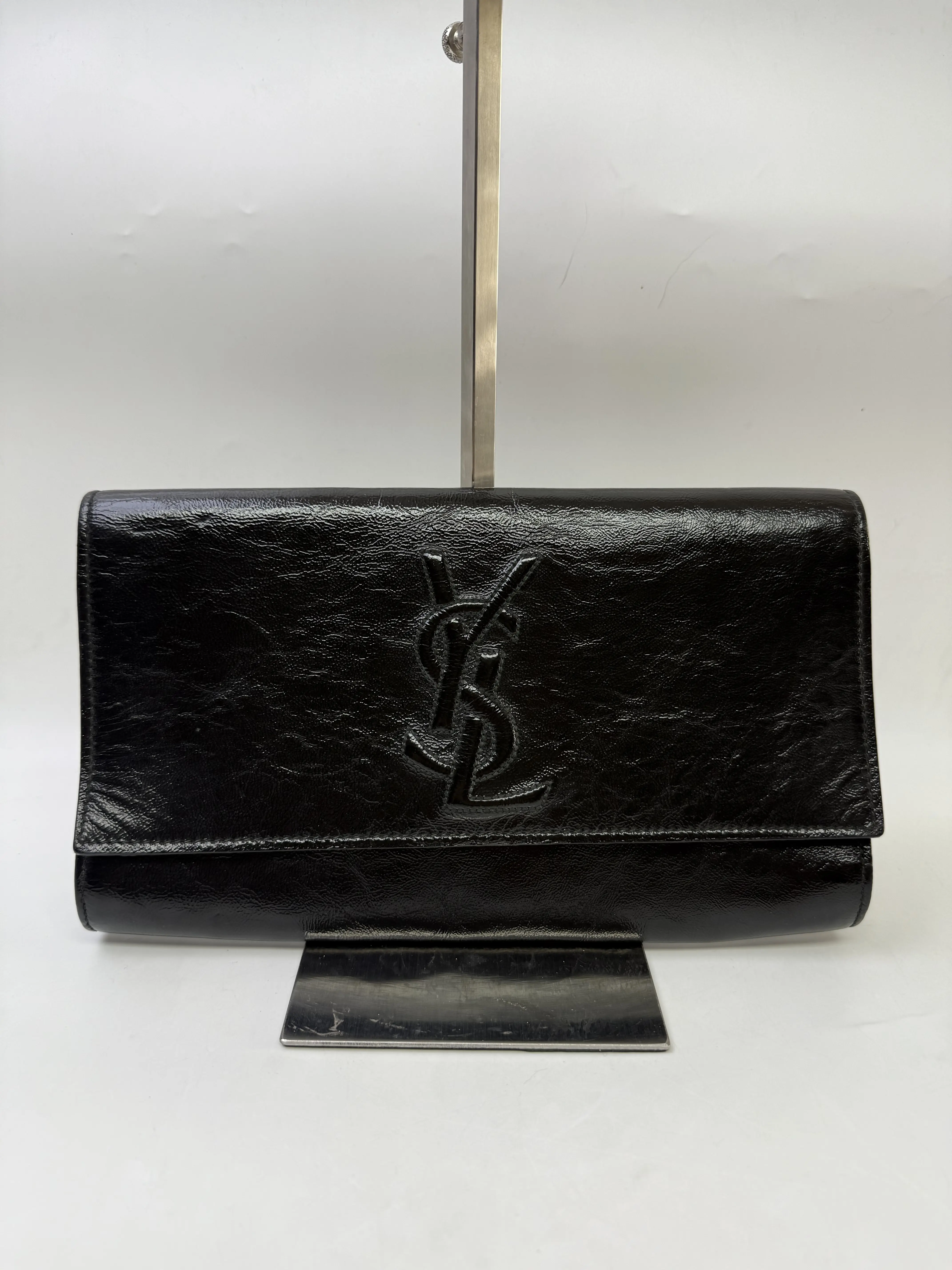 Pre-owned Calfskin Clutches & Wristlets Yves Saint Laurent Black Crinkled Patent Leather Large Belle Du Jour Clutch Bag