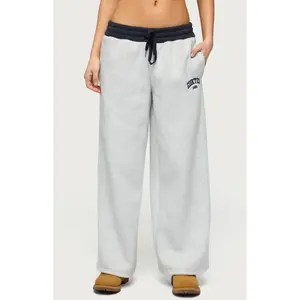 Edikted Women's Petite Contrast Embroidered Sweatpants