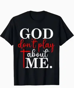 Bold Religious Statement Tee - White or Black with ‘GOD DON’T PLAY’ Slogan & Red Typography,Four-season casual short-sleeved T-shirt, regular length T-shirt, sporty and casual, simple style.