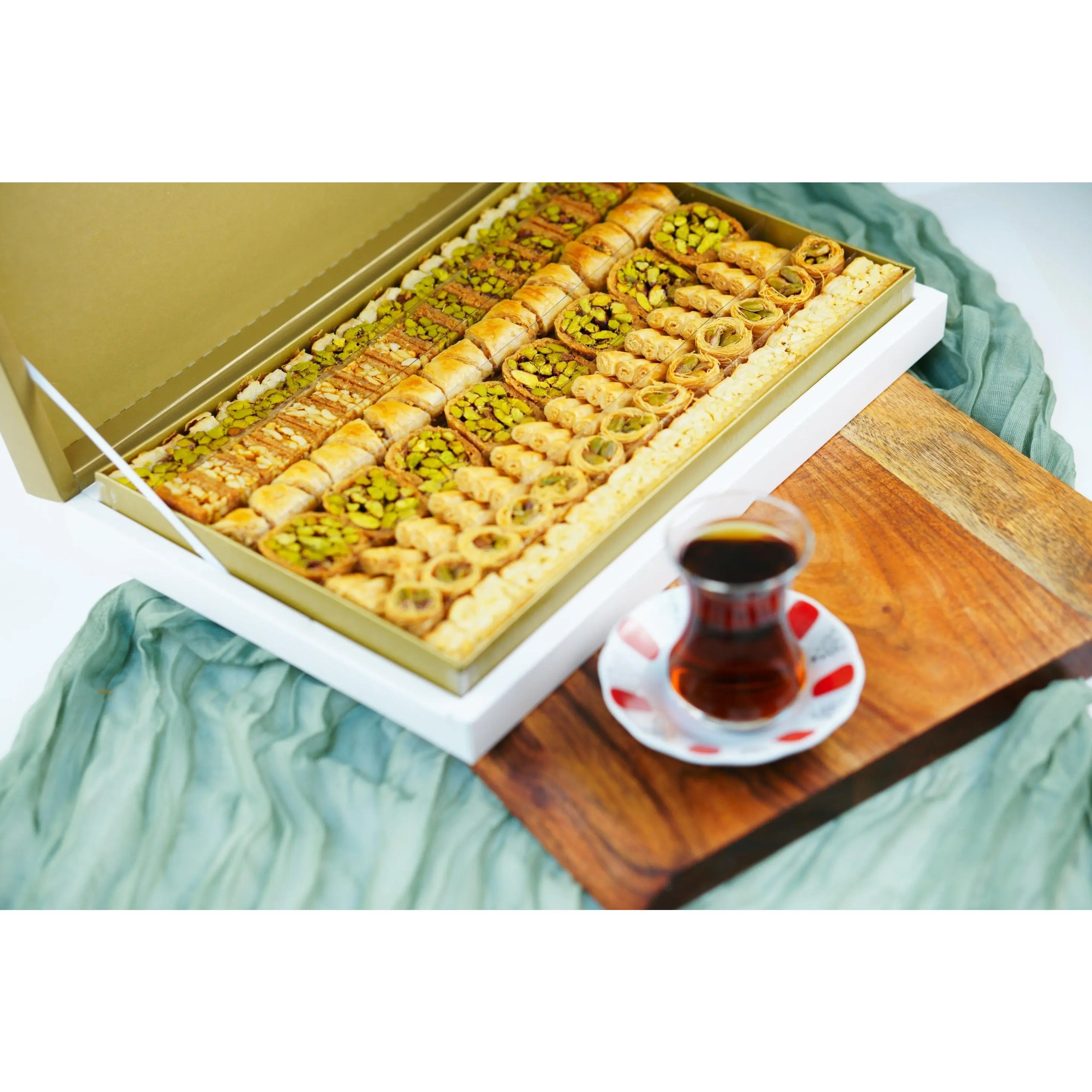 Zaitoune Sweets Mix Baklava Pastry 1kg - Tree Nuts-Infused Snack & Dessert - Ideal Traditional Treat
