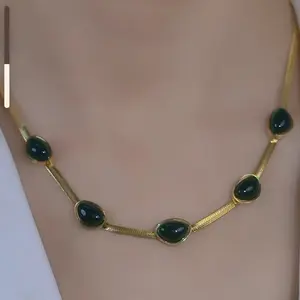 LisiZen Women's Summer Emerald Fire Sparkle Gemstone Zircon Pendant Necklace - Elegant Light Luxury Unique Collarbone Chain Choker DZXL2160