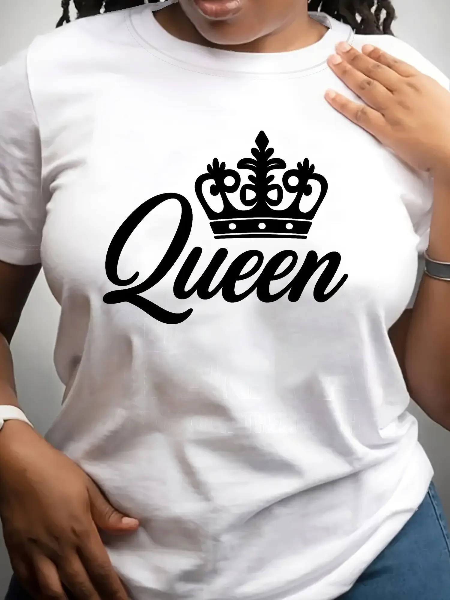 Plus Size, Women's Plus Size Queen Print T-Shirt - Oversized Casual Short Sleeve Round Neck Top with & Queen Lettering, Maroon & White, Machine Washable Spring Summer Fall Blouse for Parties, Casual Attire (Queen-like Fit)