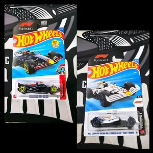 Hot Wheels - Oracle RedBull F1 Racing - White and Blue - Collectible Diecast Model Toy Cars