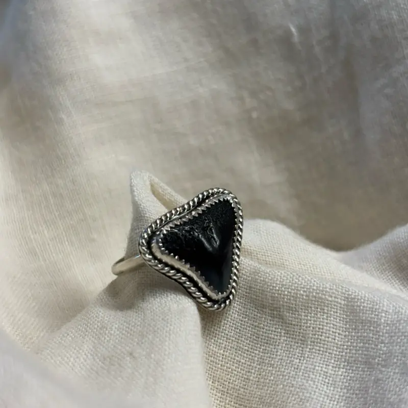 Handmade Sterling Silver Shark Tooth Ring Size: 6 1/4
