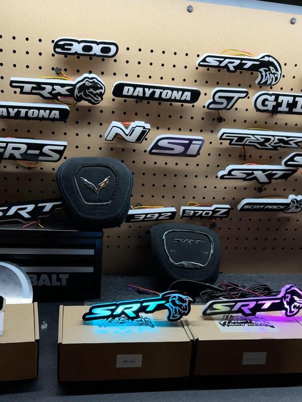 Habibis Carbon RGB Grill Badges SRT, R/T, SRT Hellcat, Scatpack, SRT Smooking bee, SXT, Cobra, Mustang, DAYTONA, Multicolor Bluetooth App Controlled Illuminated Car Emblem Waterproof Light-Up Logo Decal for Cars Trucks & Custom Styling